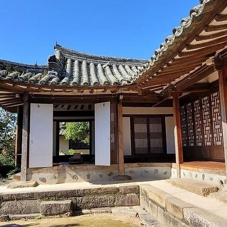 Gyeongju Stone Lantern Home Hanok Stay Exterior foto